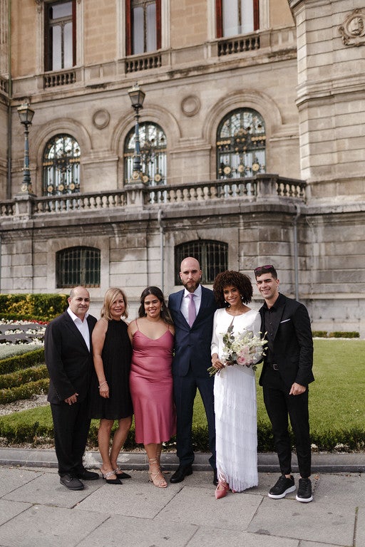 Fotos: La boda de Sonji e Iker en el Ayuntamiento de Bilbao