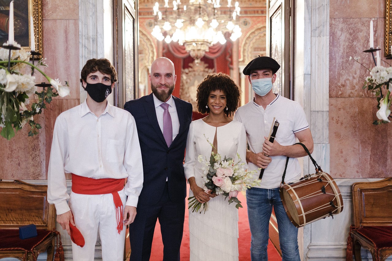 Fotos: La boda de Sonji e Iker en el Ayuntamiento de Bilbao