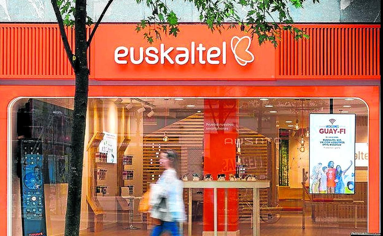 Imagen de una tienda dedicada a comercializar los productos de Euskaltel. 