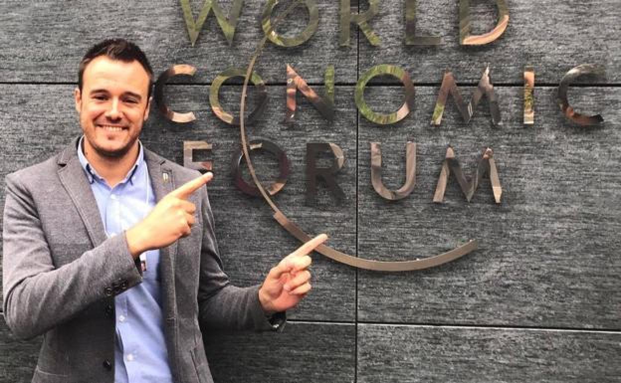 Egoitz Etxeandia, en Ginebra, donde participó en un foro de economía