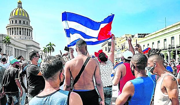 Ante el Capitolio: miles de cubanos se concentraron hace una semana para protestar por la situación que vive la isla.