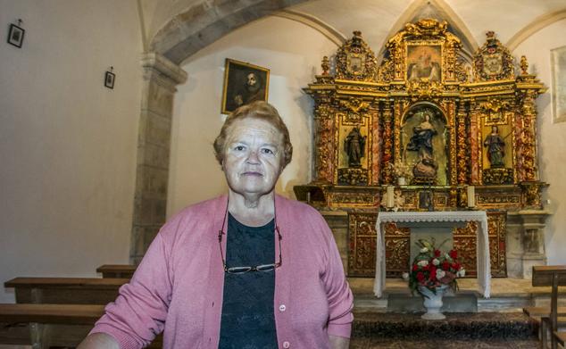 La familia de María Dolores Fernández, vecina del pueblo, guarda las llaves del templo y se encarga de su mantenimiento.