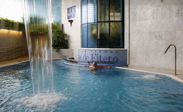 Una de las piscinas del balneario. 