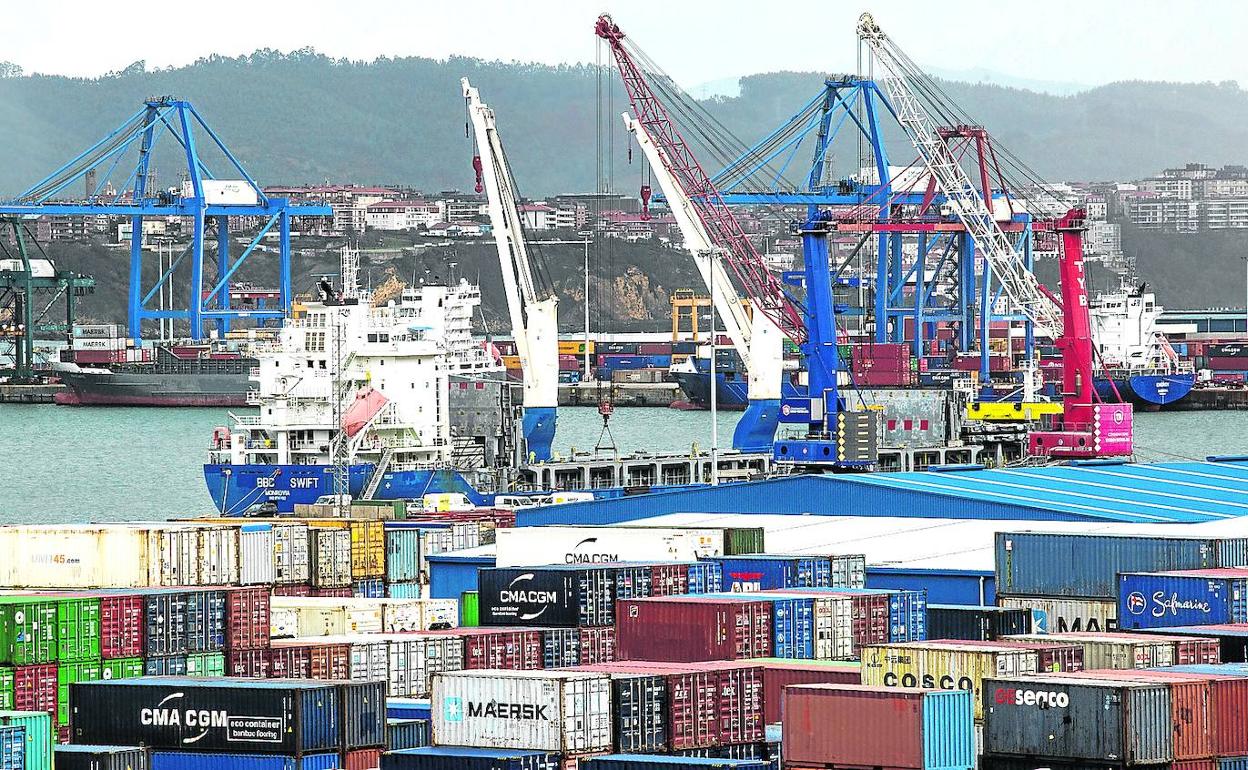 El Puerto de Bilbao no recuperará el nivel de tráfico precovid hasta 2022