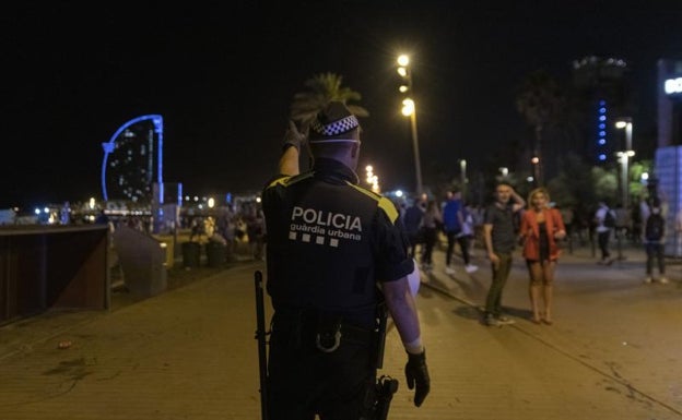 Media España refuerza los toques de queda con vistas a las 'no fiestas'