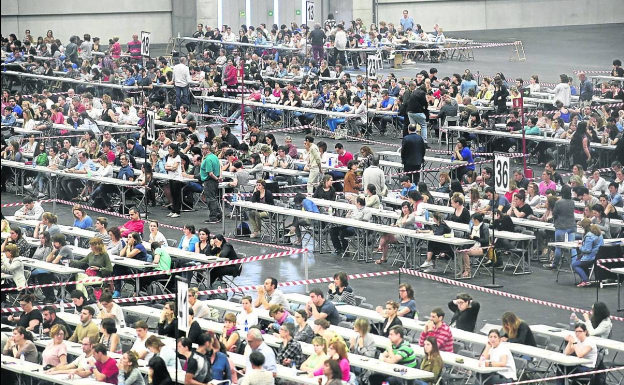 Uno de los exámenes de la OPE de profesores celebrada en el BEC. 