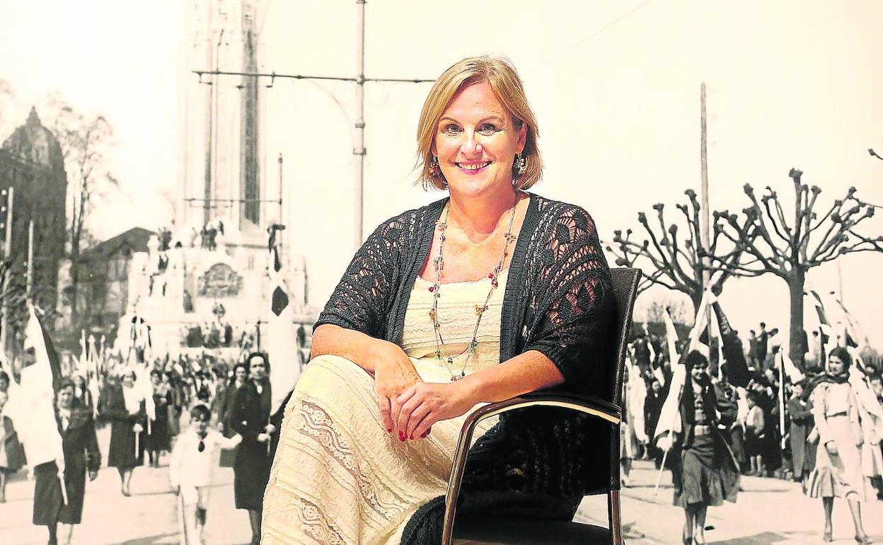 La máxima responsable del partido jeltzale en Bizkaia posa en la sede de Sabin Etxea momentos antes de atender la entrevista. 