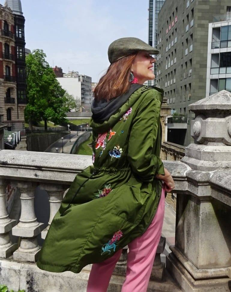 Fotos: Amaia, la periodista que no pasa desapercibida en Bilbao con sus looks asequibles y