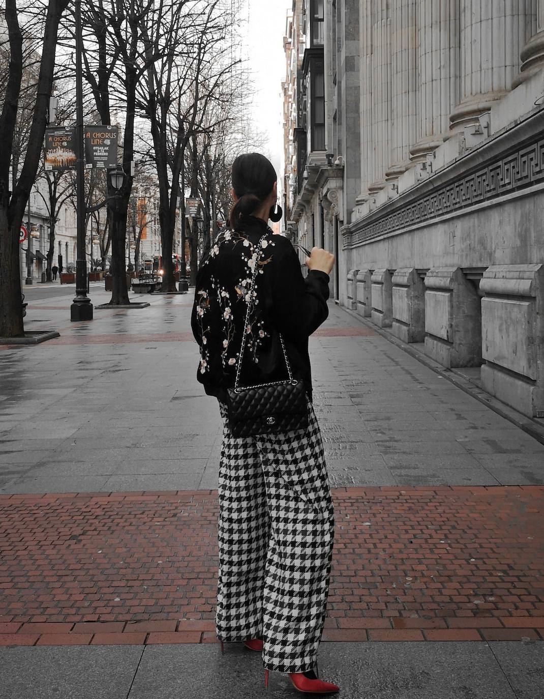 Fotos: Amaia, la periodista que no pasa desapercibida en Bilbao con sus looks asequibles y