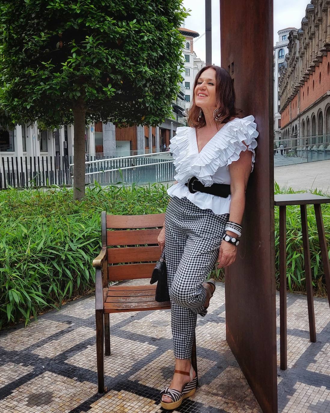 Fotos: Amaia, la periodista que no pasa desapercibida en Bilbao con sus looks asequibles y