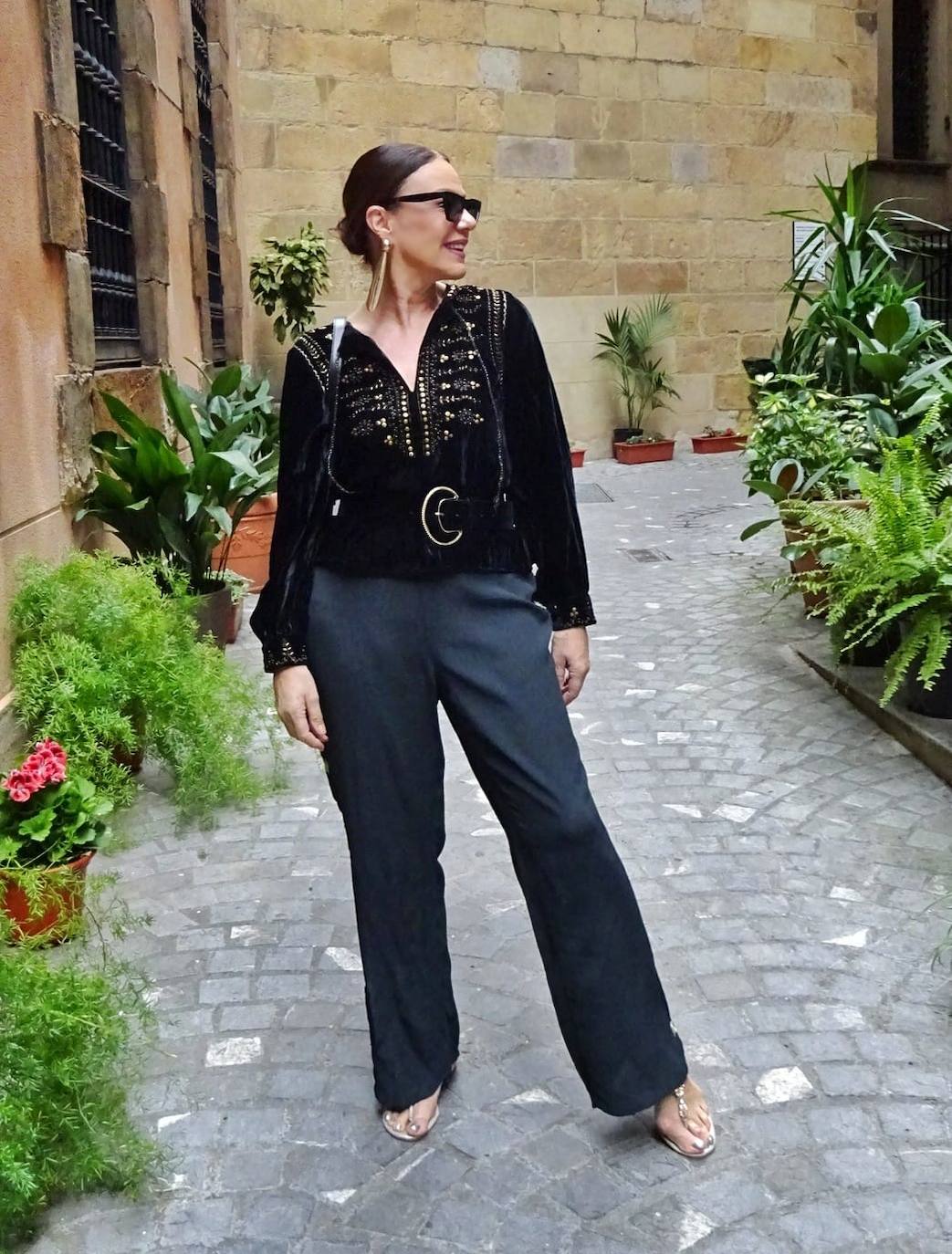 Fotos: Amaia, la periodista que no pasa desapercibida en Bilbao con sus looks asequibles y