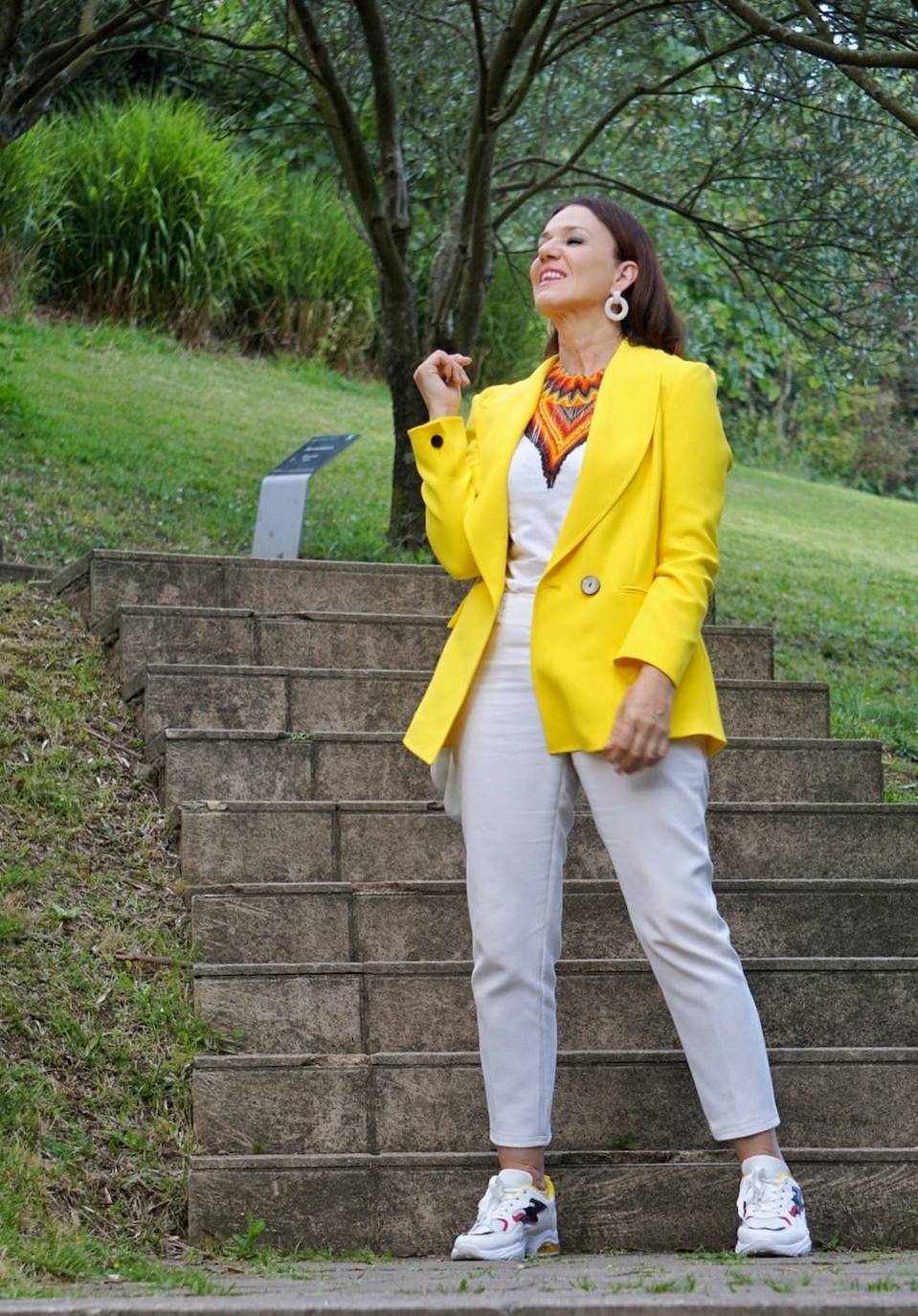 Fotos: Amaia, la periodista que no pasa desapercibida en Bilbao con sus looks asequibles y