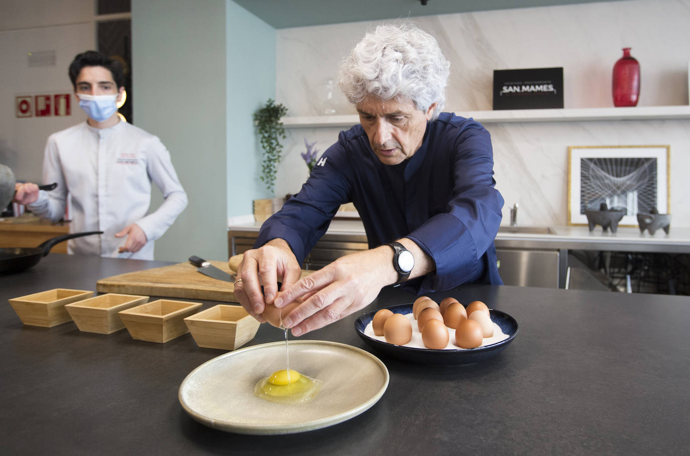 Fotos: Así es el recorrido del huevo ecológico desde el campo hasta nuestro plato