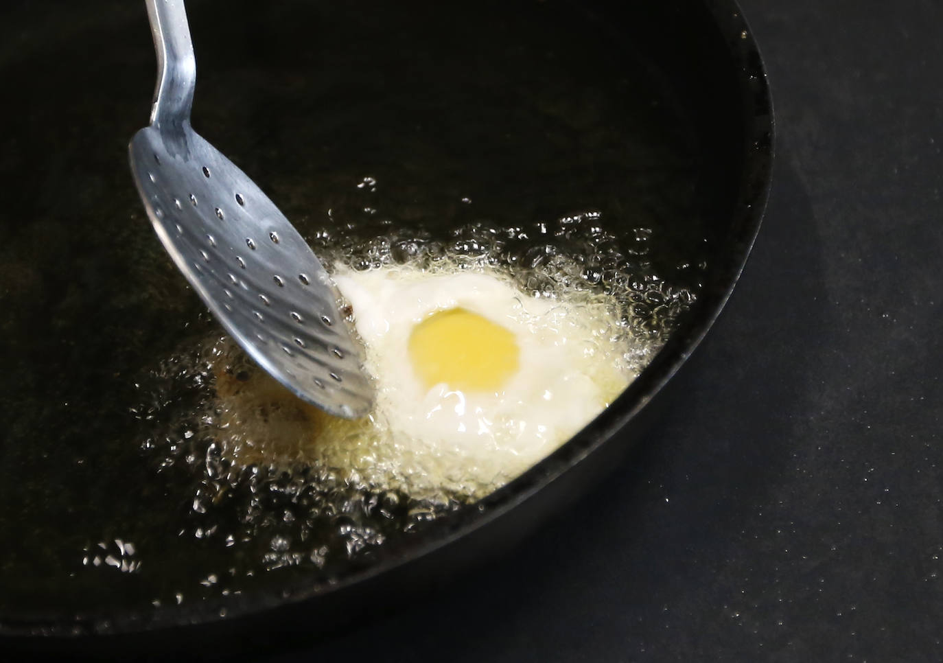 Fotos: Así es el recorrido del huevo ecológico desde el campo hasta nuestro plato