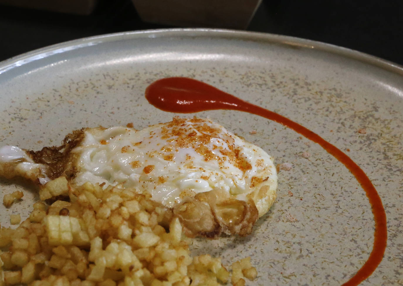 Fotos: Así es el recorrido del huevo ecológico desde el campo hasta nuestro plato