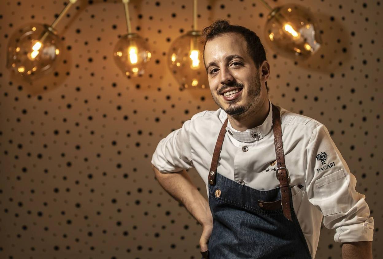 Iñaki Murua Coca (32), el otro cocinero alavés con estrella Michelin, nacido en Laguardia y colega del futbolista De Marcos, posa en la sala de Ikaro, su local de Logroño.