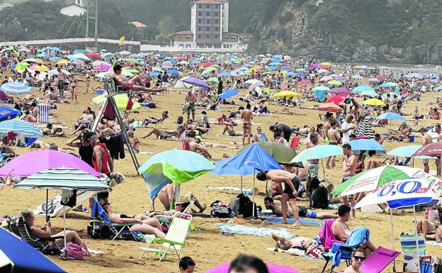 La playa nos vuelve tontos