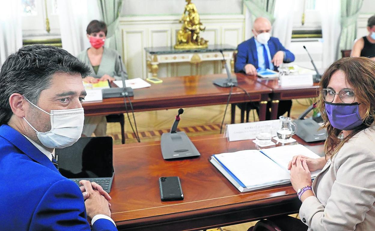 Último encuentro bilateral entre los gobiernos central y catalán en Madrid. 