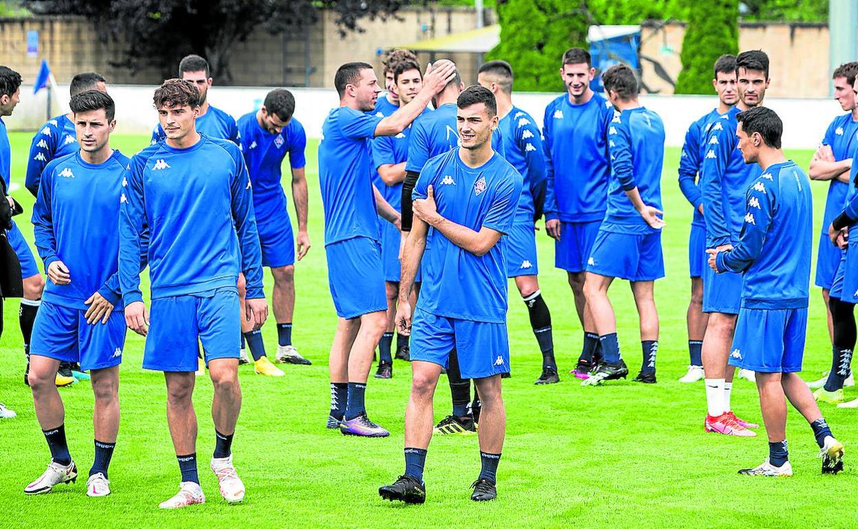 Los jugadores del Amorebieta, en un entrenamiento de esta pretemporada.