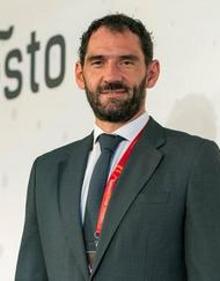 Imagen secundaria 2 - Anna Cruz, Laura Nicholls eta Jorge Garbajosa.