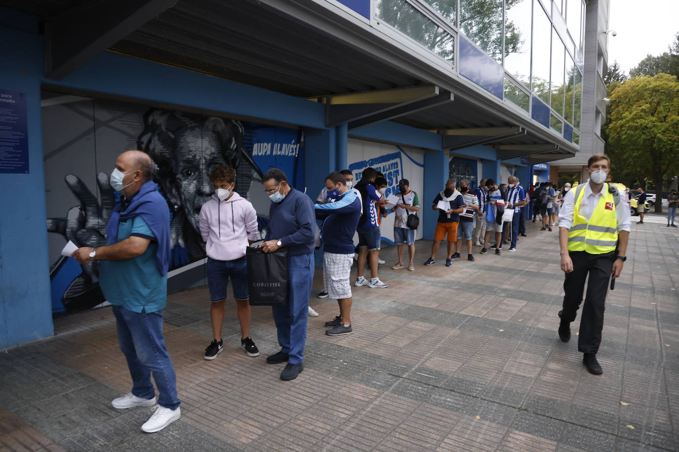 Fotos: El regreso de la afición a Mendizorroza, en imágenes