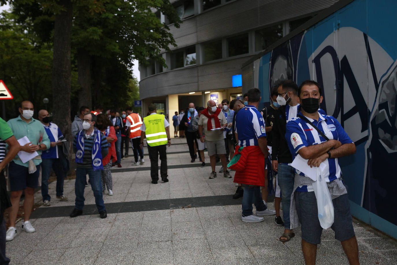 Fotos: El regreso de la afición a Mendizorroza, en imágenes