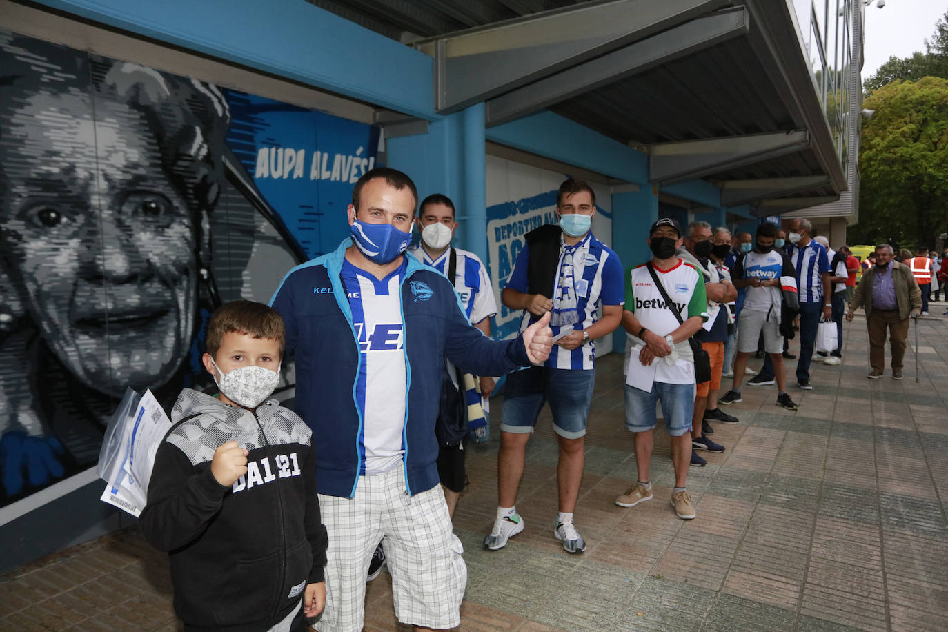 Fotos: El regreso de la afición a Mendizorroza, en imágenes