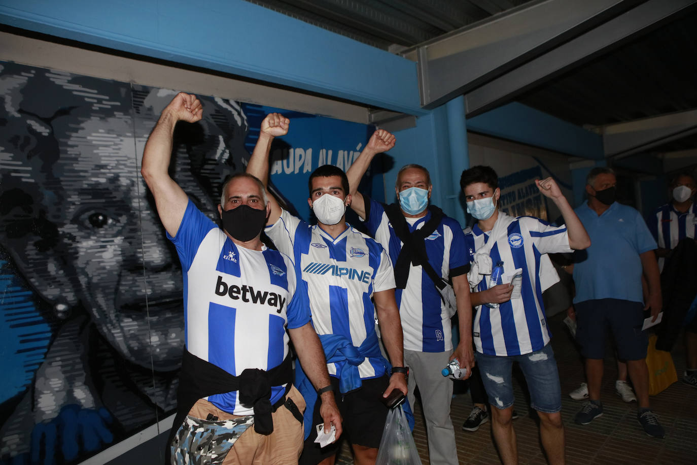 Fotos: El regreso de la afición a Mendizorroza, en imágenes