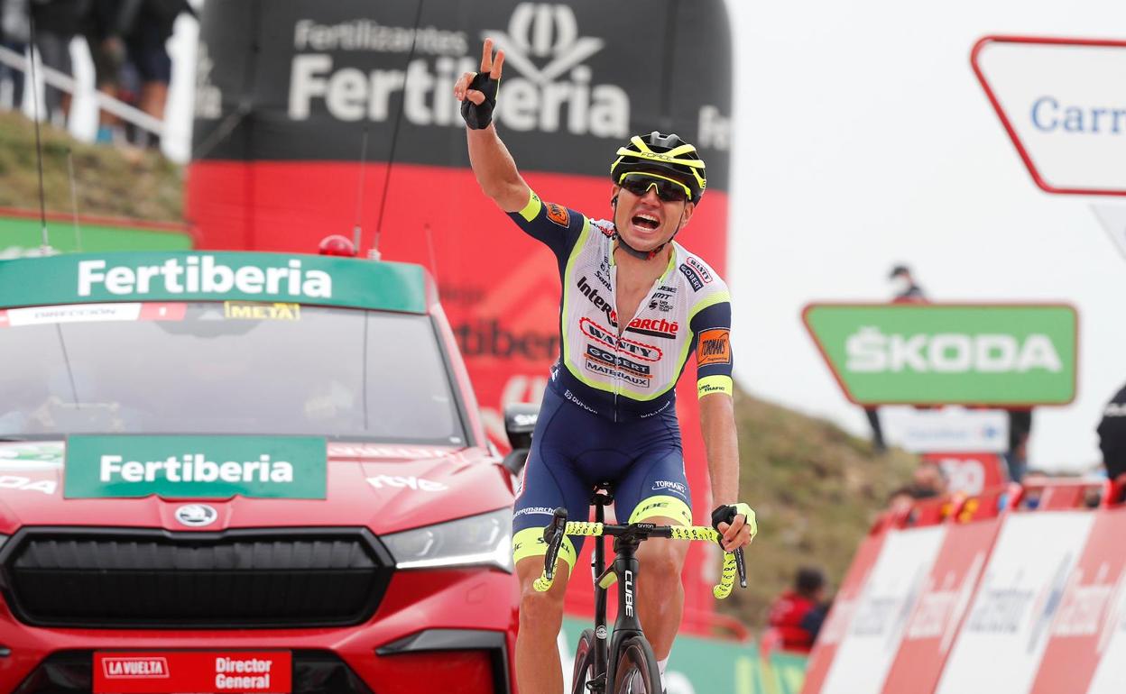 Taaramae entra ganador en la cima del Picón Blanco. 