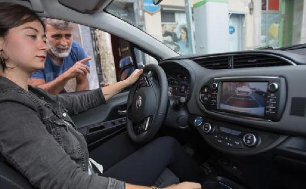 Estos asistentes serán obligatorios en los coches nuevos el año que viene