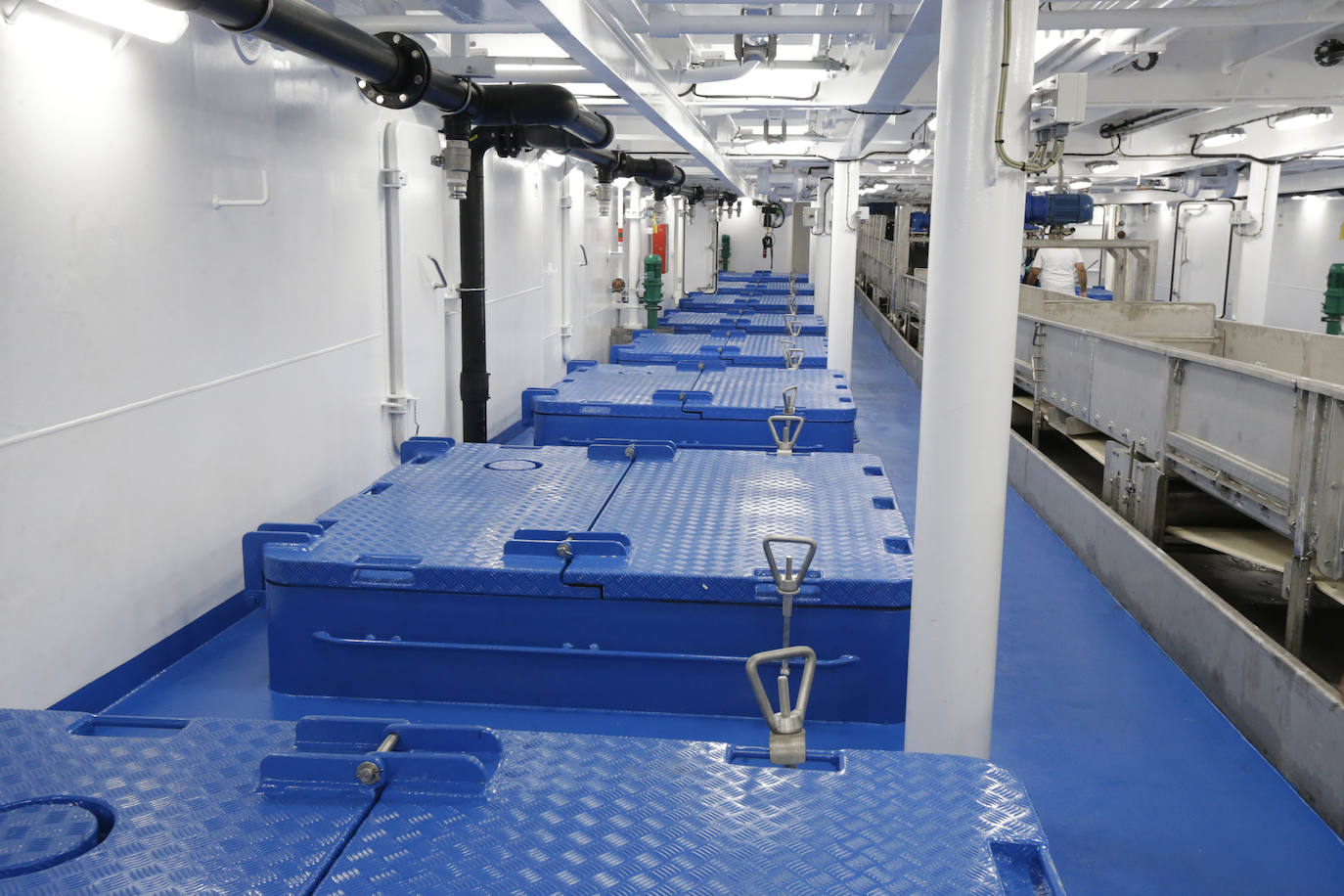 Fotos: Así es el atunero &#039;Juan Pablo II&#039; que Astilleros Muruetaha entregado en Getxo