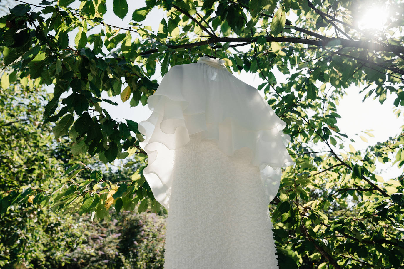 Fotos: Naia, la novia con capa de organza que se casó en Mundaka