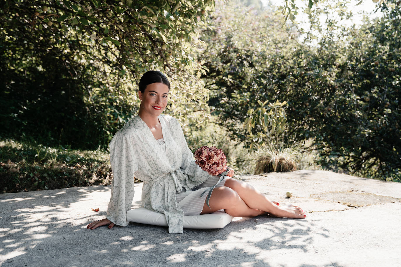 Fotos: Naia, la novia con capa de organza que se casó en Mundaka