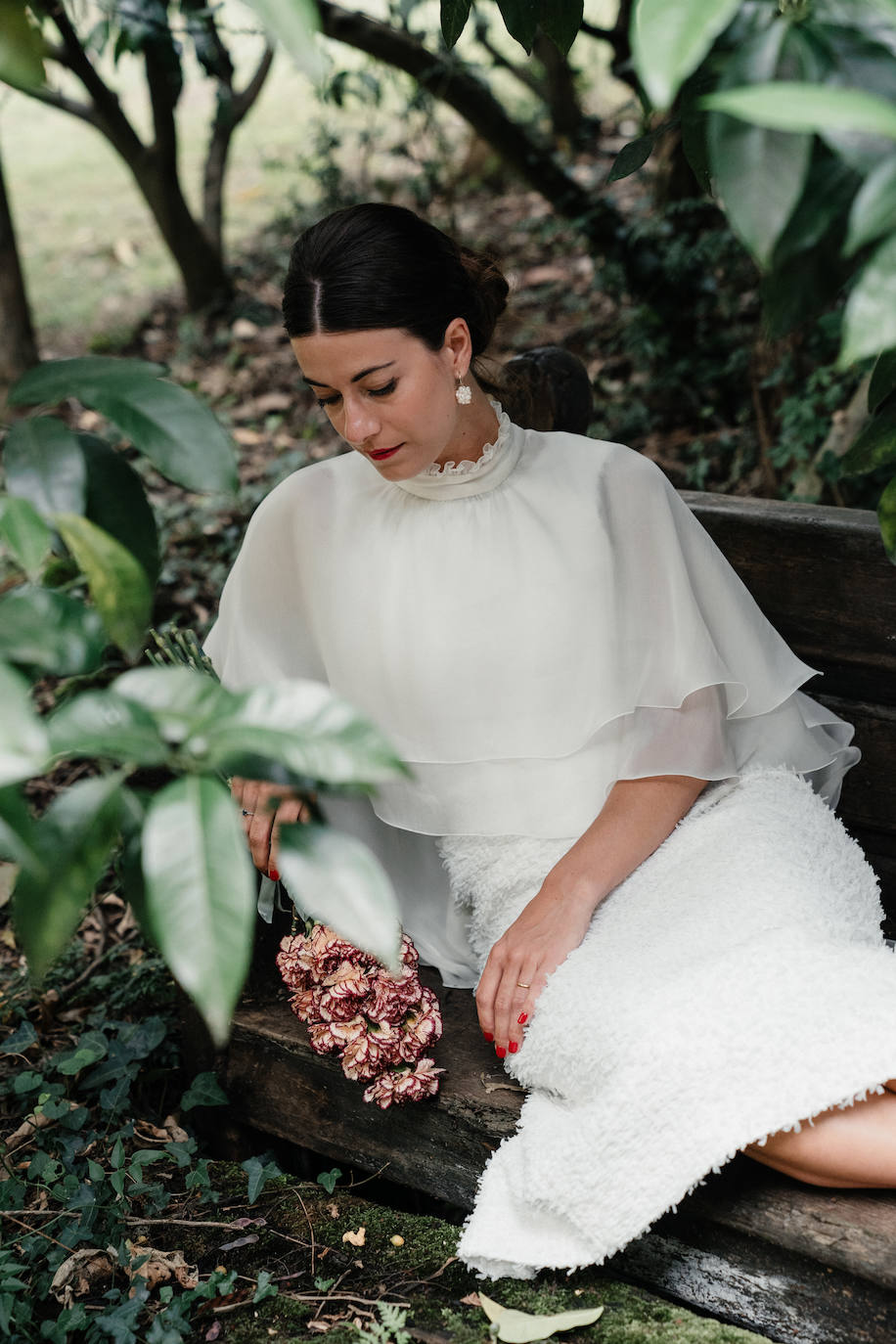 Fotos: Naia, la novia con capa de organza que se casó en Mundaka