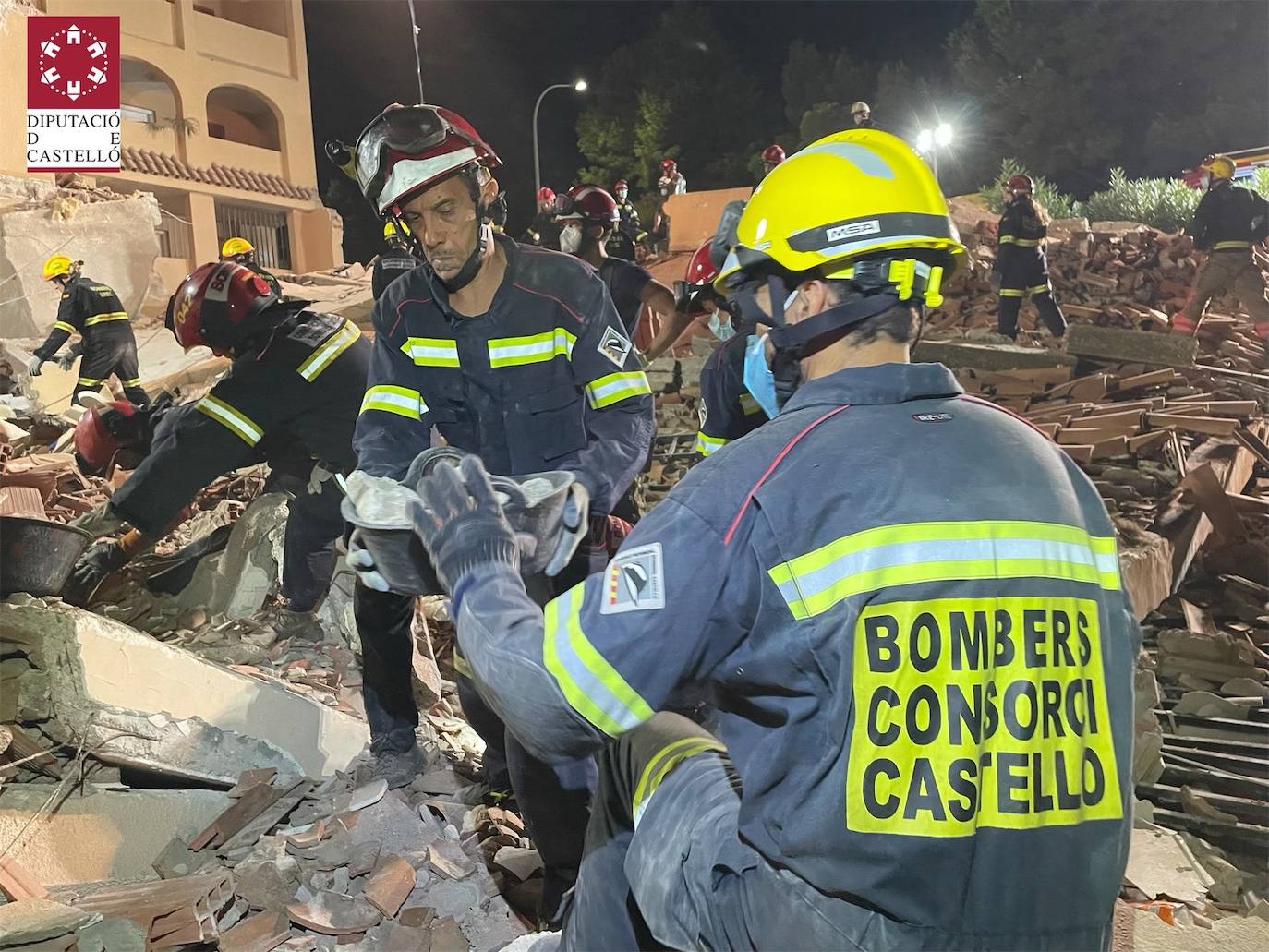 Fotos: Derrumbe de un edificio en Peníscola