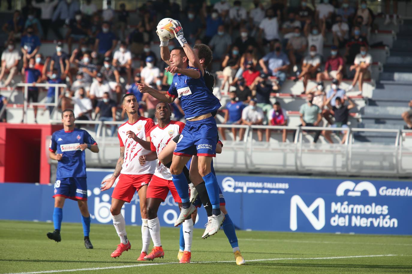 Fotos: Las imágenes del partido Amorebieta - Almería