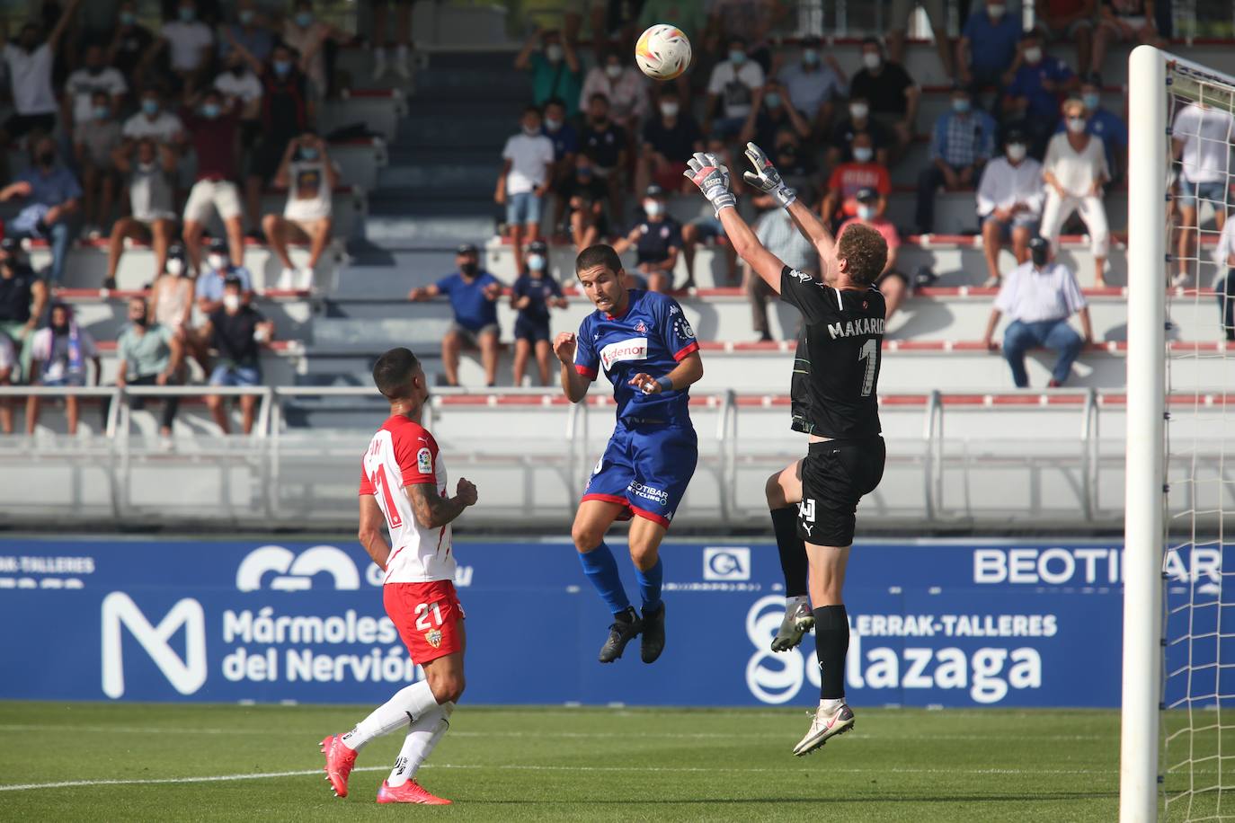 Fotos: Las imágenes del partido Amorebieta - Almería
