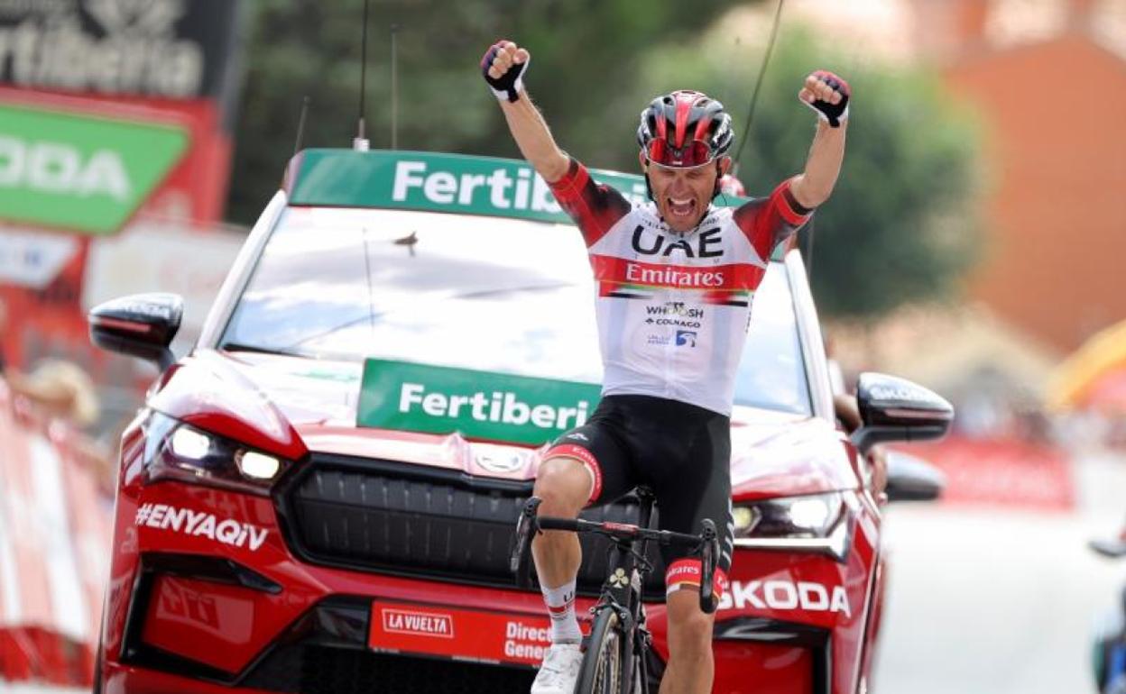 Majka celebra su gran triunfo en El Barraco. 