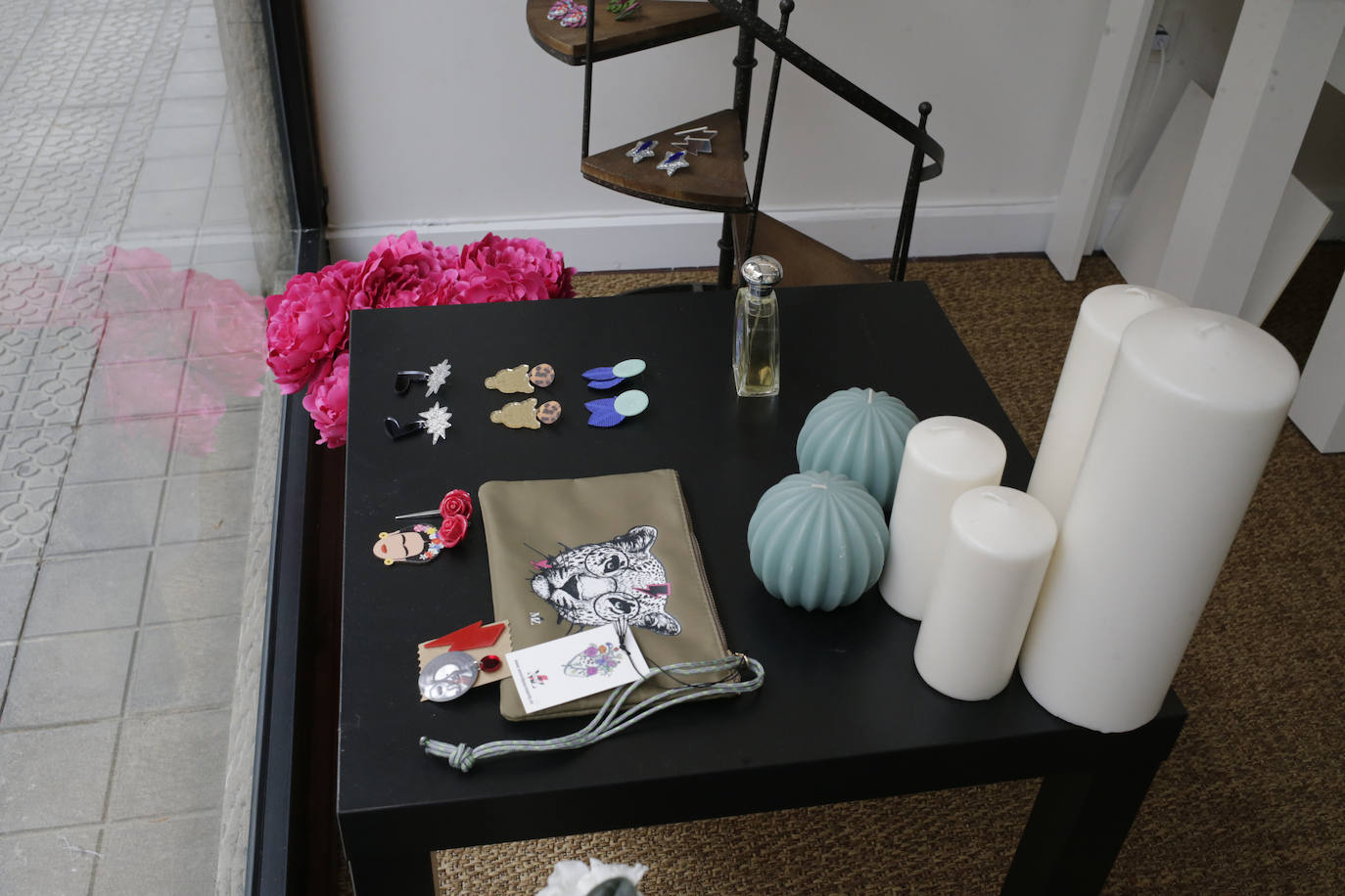 Fotos: Un templo de pendientes «cañeros» abre sus puertas en Las Arenas