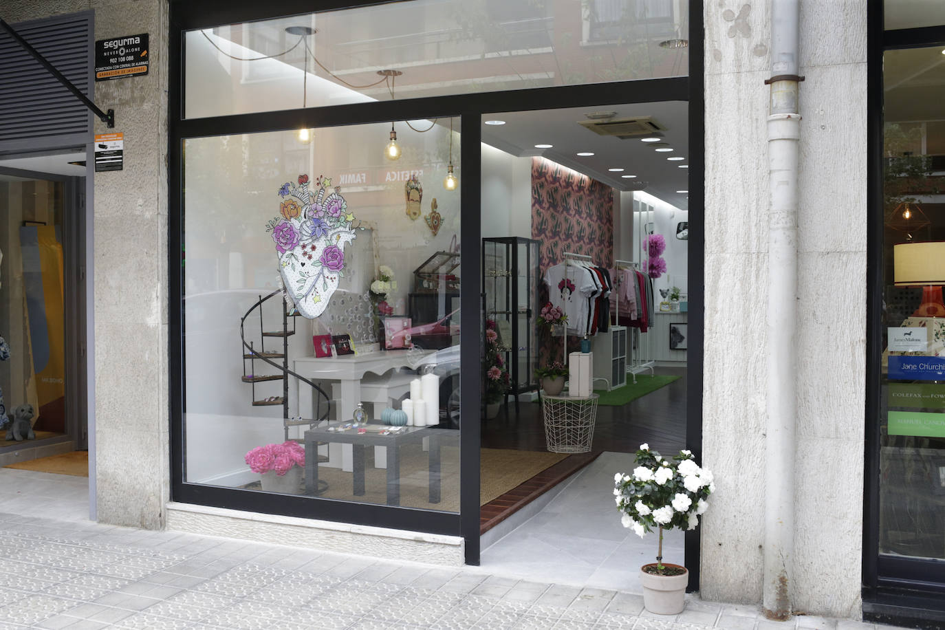 Fotos: Un templo de pendientes «cañeros» abre sus puertas en Las Arenas