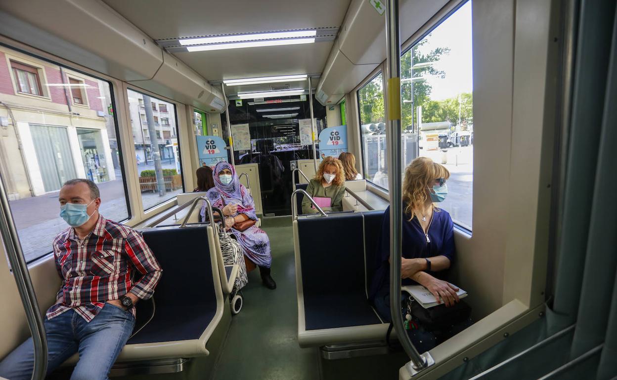 Los transportes comienzan a aumentar frecuencias al recuperar viajeros