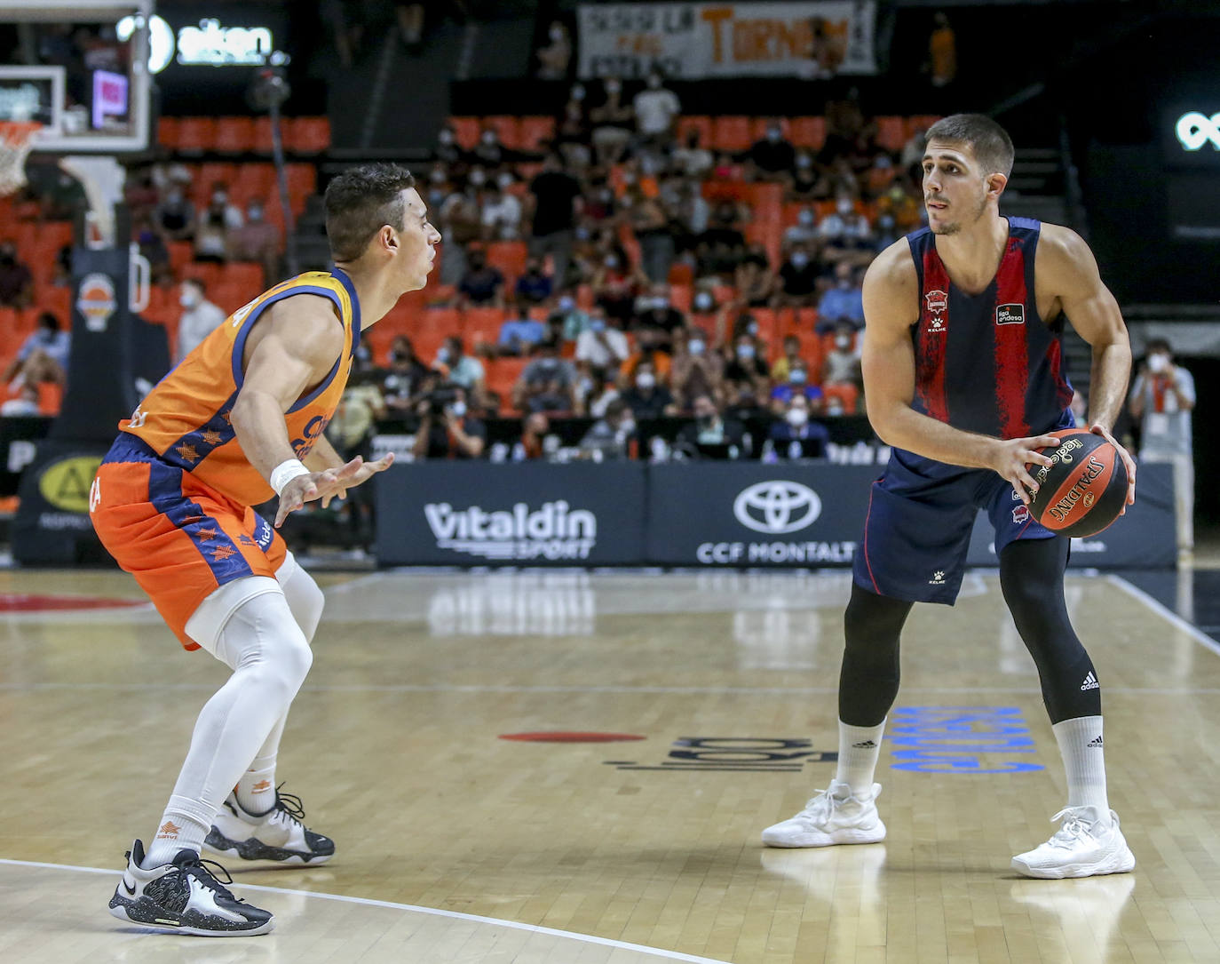 Fotos: Las mejores imágenes del Valencia - Baskonia