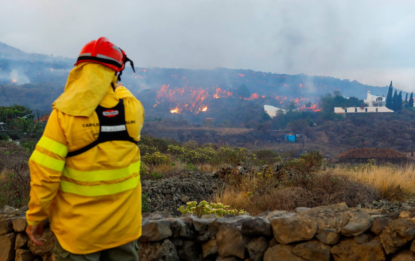 Fotos: El volcán de Canarias entra en erupción