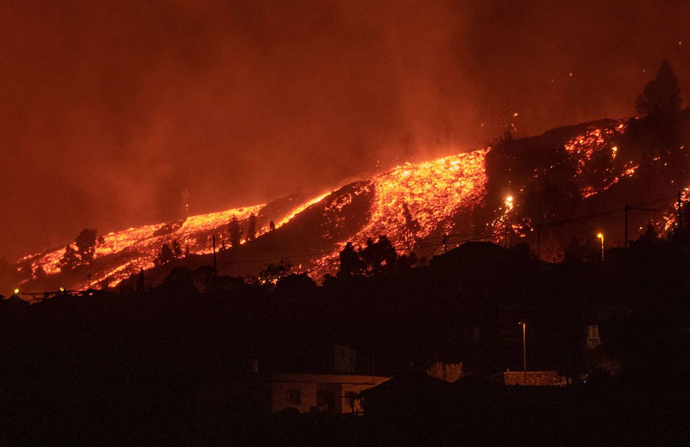 Fotos: El volcán de Canarias entra en erupción