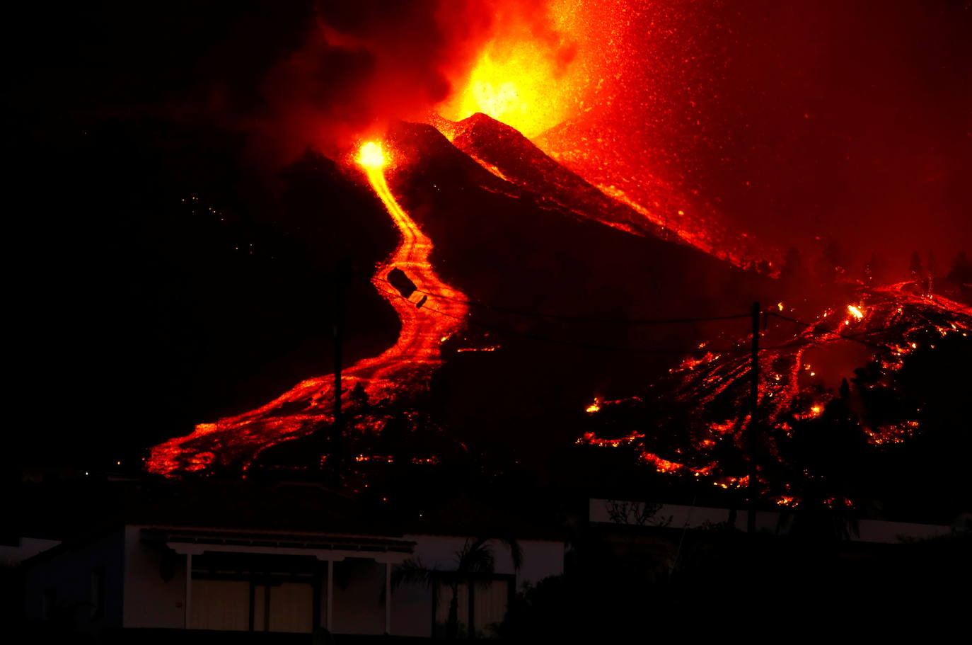 Fotos: El volcán de Canarias entra en erupción