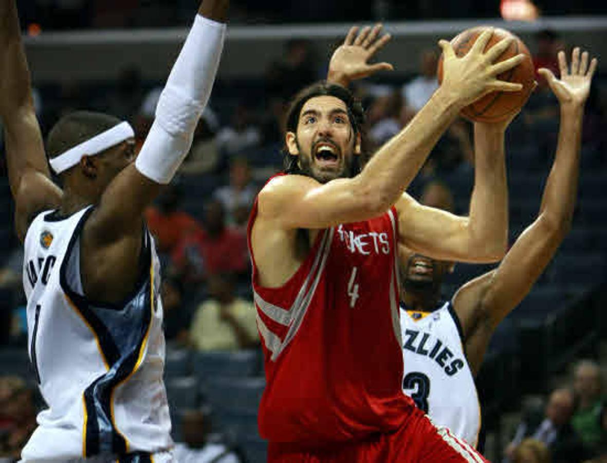 Scola se fue a los Rockets en el verano de 2007 a cambio de casi tres millones de euros.