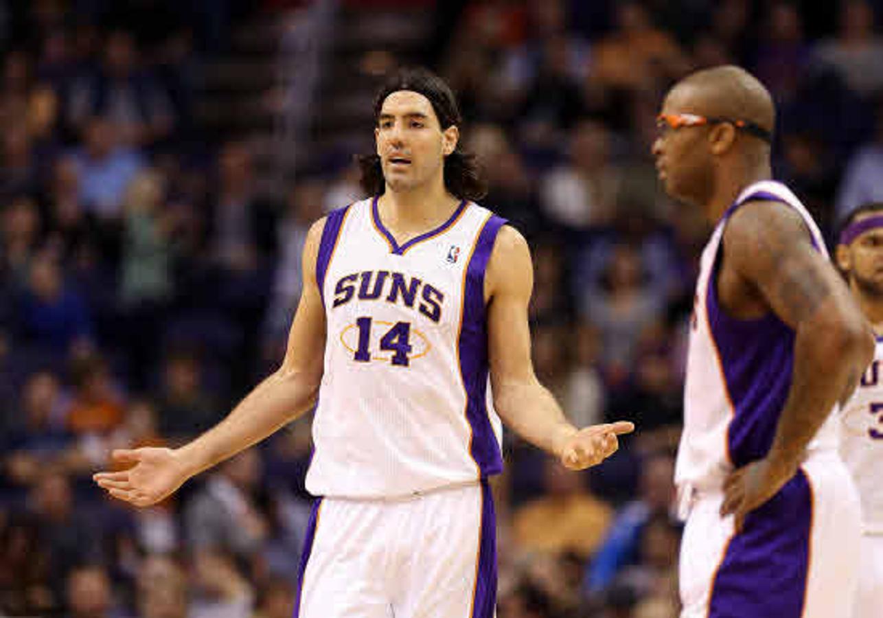 Scola también jugó una temporada en los Suns.