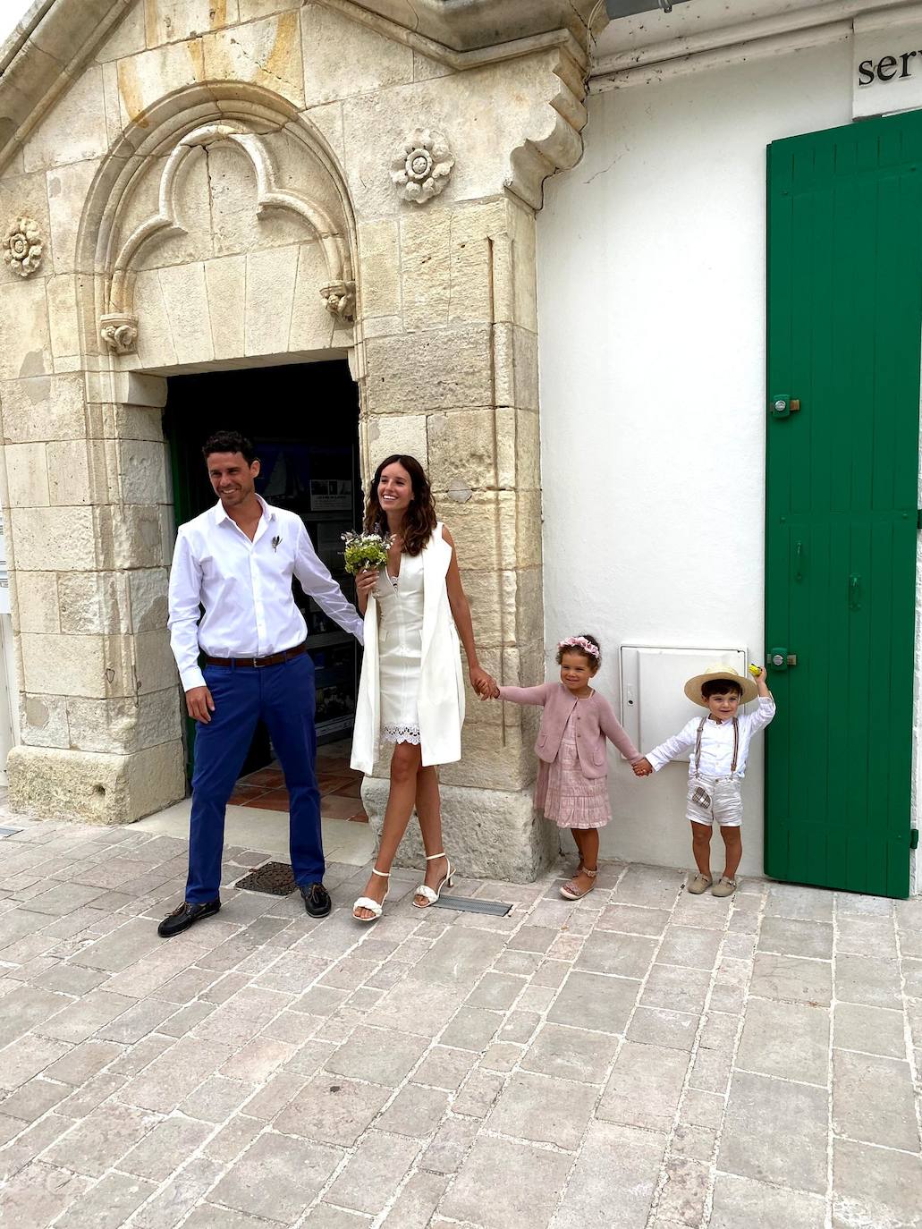 Fotos: La boda de ensueño en una isla francesa de Alazne, la modelo bilbaína del vestido sirena