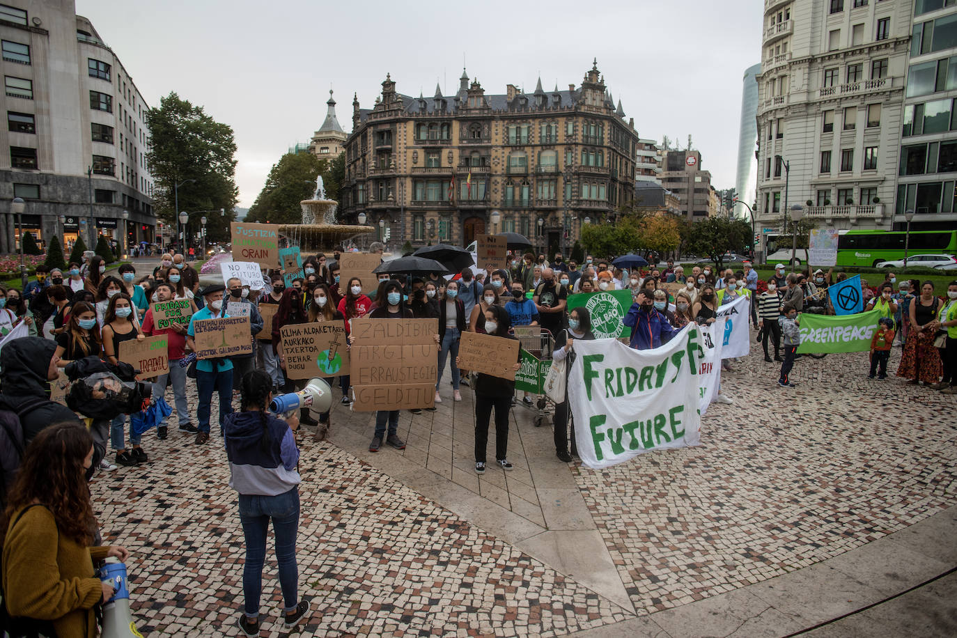 Fotos: Imágenes de la manifestación en Bilbao que busca combatir el cambio climático