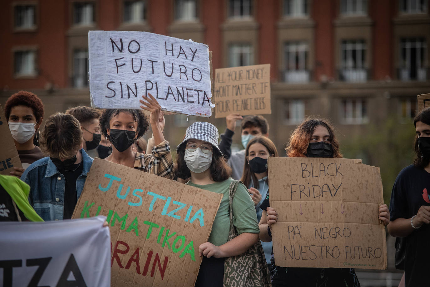 Fotos: Imágenes de la manifestación en Bilbao que busca combatir el cambio climático
